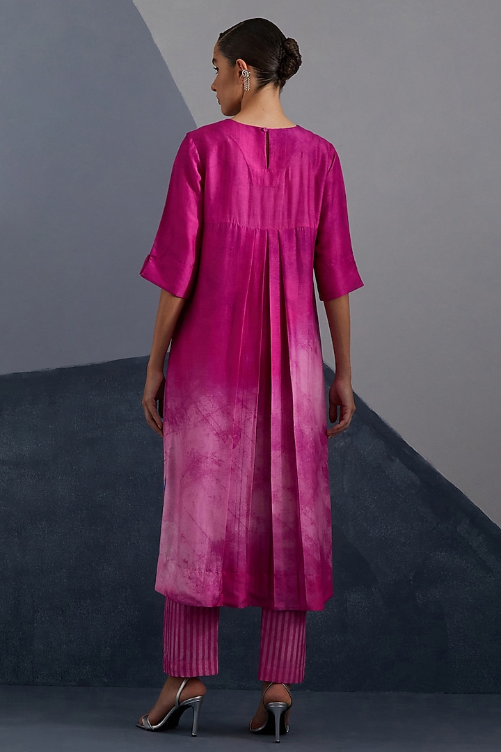 Magenta & Blue Dupion Silk Printed Kurta Set by CLOS at Pernia's Pop Up Shop