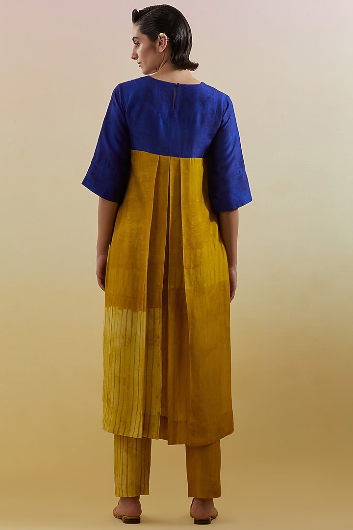 Azure & Amber Dupion Silk Printed Straight Kurta Set by CLOS at Pernia's Pop Up Shop