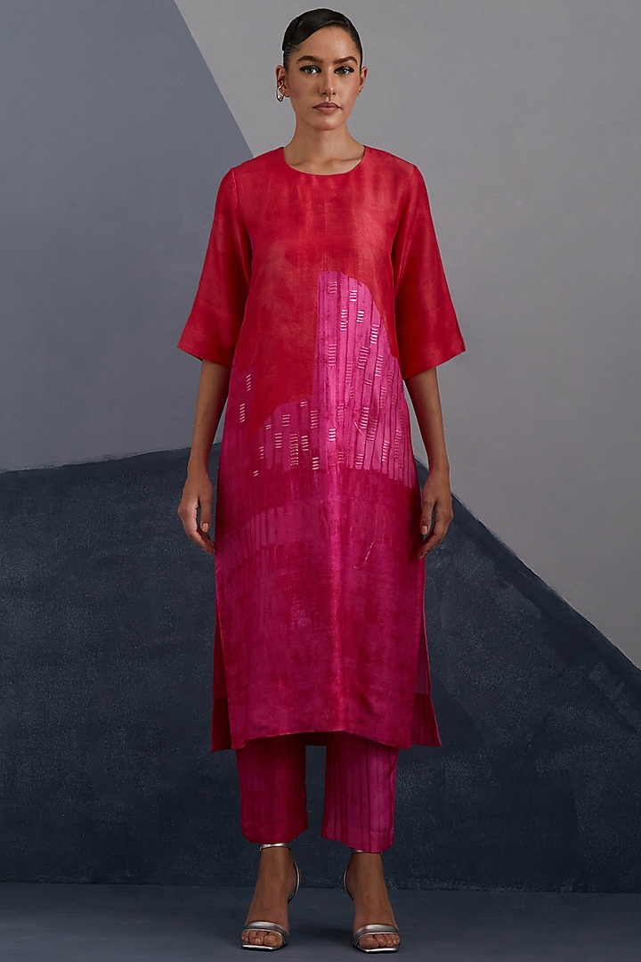 Vermilion & Fuchsia Dupion Silk Printed Kurta Set by CLOS at Pernia's Pop Up Shop