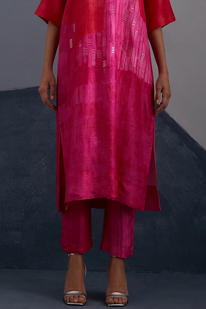 Vermilion & Fuchsia Dupion Silk Printed Kurta Set by CLOS at Pernia's Pop Up Shop