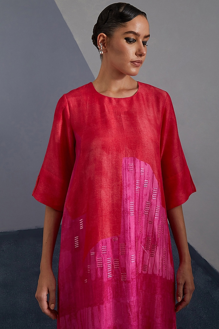 Vermilion & Fuchsia Dupion Silk Printed Kurta Set by CLOS at Pernia's Pop Up Shop
