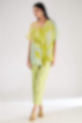 Limen Green Shimmer Cupro Abstract Printed Co-Ord Set by CLOS at Pernia's Pop Up Shop