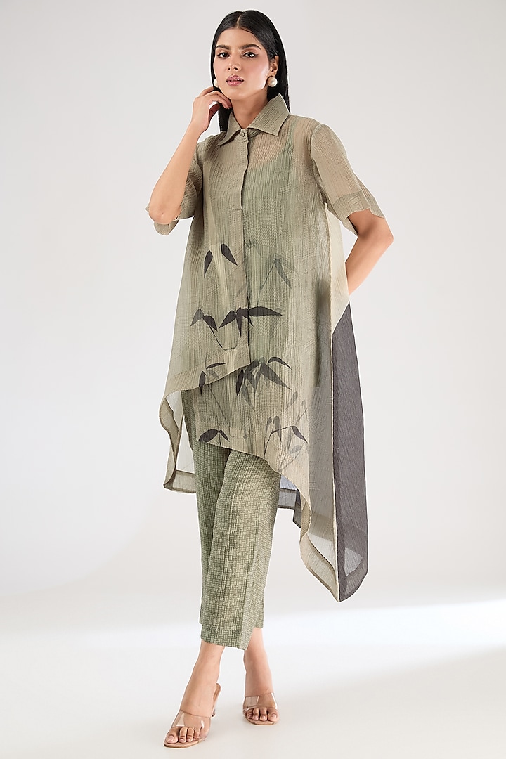 Grey Shimmer Cupro Abstract Printed High-Low Tunic Set by CLOS at Pernia's Pop Up Shop