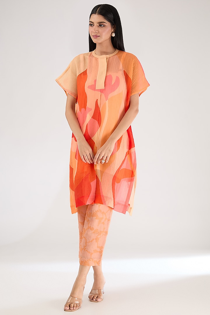 Peach Shimmer Cupro Abstract Printed Kurta Set by CLOS