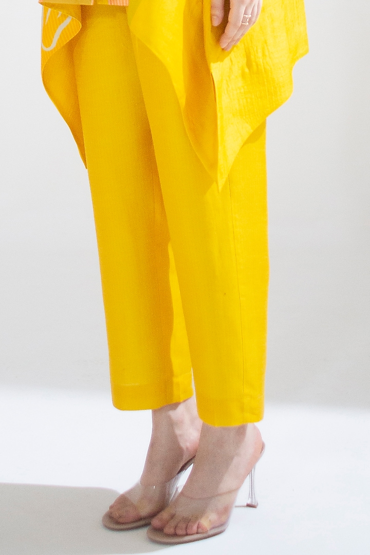 Yellow Dupion Silk Printed Kaftan Set by CLOS at Pernia's Pop Up Shop
