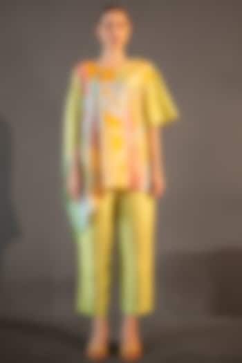 Green & Yellow Dupion Silk Printed Kaftan Set by CLOS