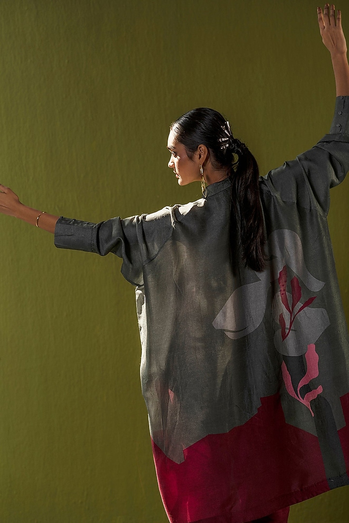 Hunter Green & Burgundy Dupion Silk Printed Kaftan Kurta Set by CLOS at Pernia's Pop Up Shop