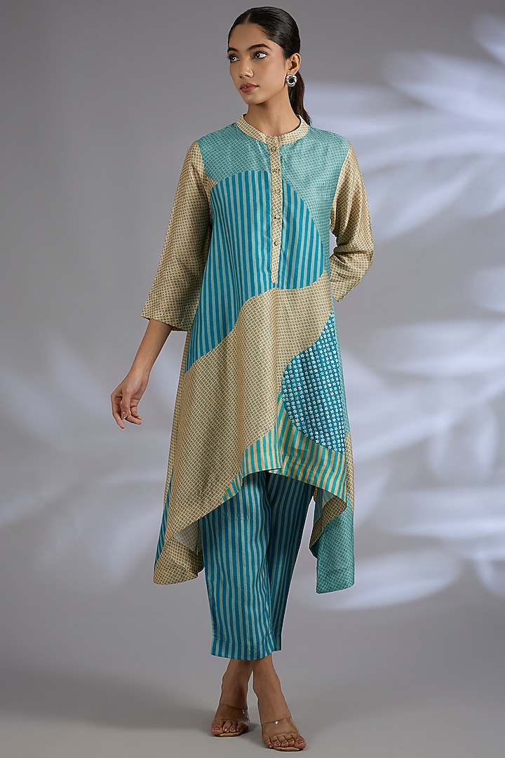 Blue Dupion Silk Geometric Printed Kurta Set by CLOS at Pernia's Pop Up Shop