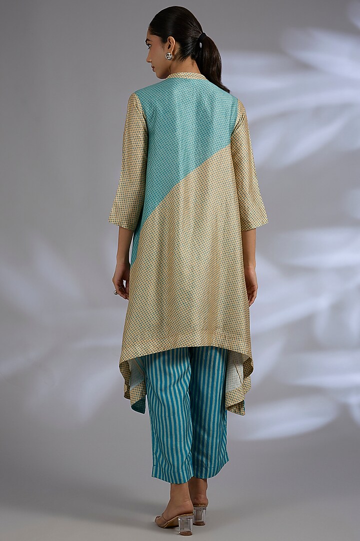 Blue Dupion Silk Geometric Printed Kurta Set by CLOS at Pernia's Pop Up Shop