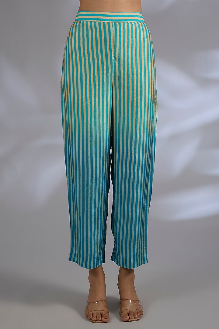 Blue Dupion Silk Geometric Printed Kurta Set by CLOS at Pernia's Pop Up Shop