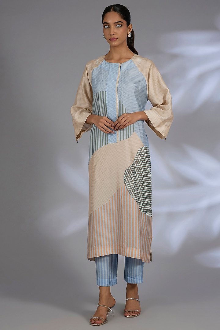 Blue Dupion Silk Geometric Printed Kurta Set by CLOS at Pernia's Pop Up Shop