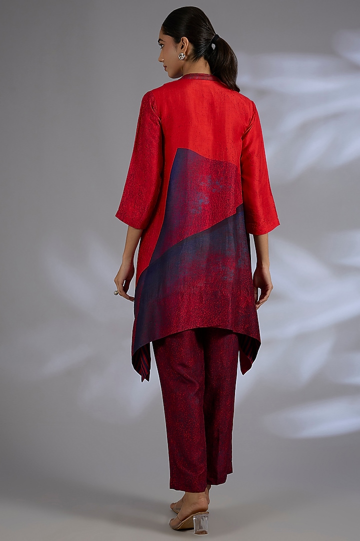 Red Dupion Silk Geometric Printed Kurta Set by CLOS at Pernia's Pop Up Shop