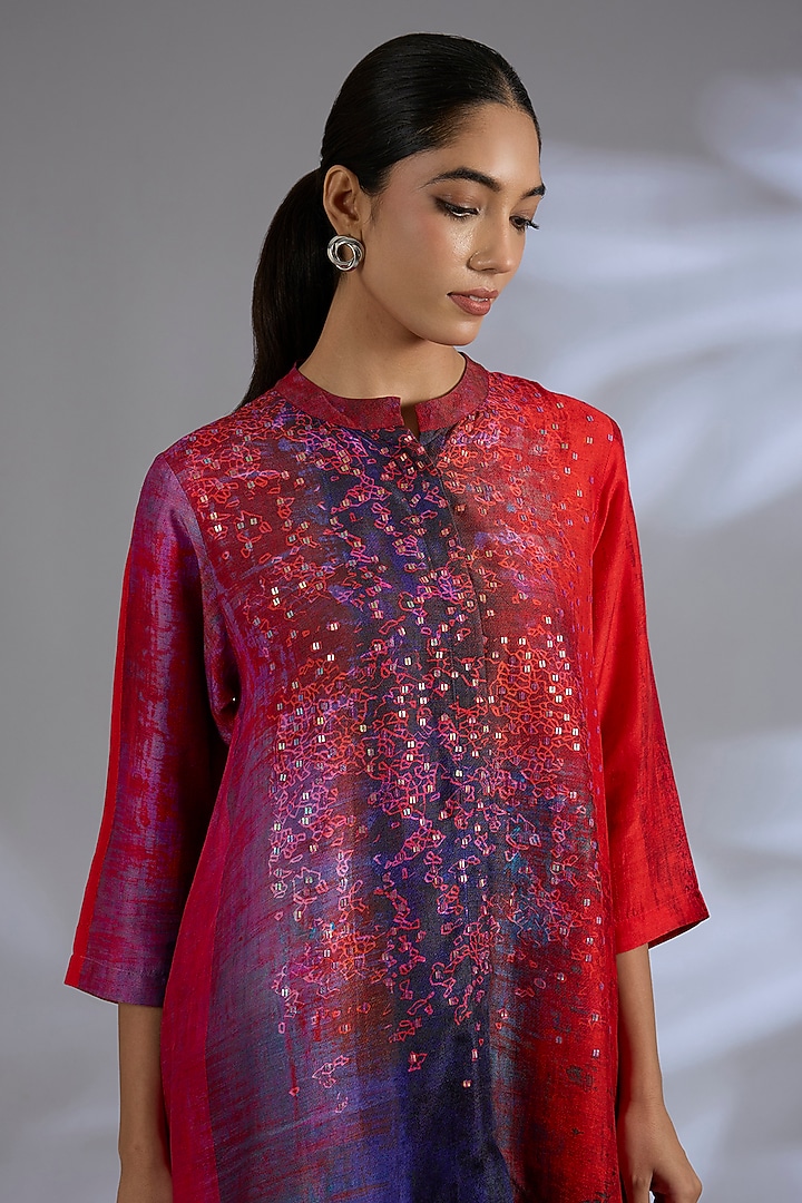 Red Dupion Silk Geometric Printed Kurta Set by CLOS at Pernia's Pop Up Shop