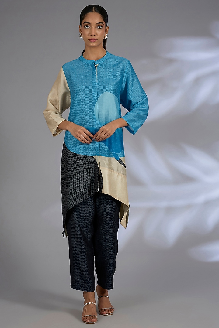 Blue Dupion Silk Geometric Printed Kurta Set by CLOS at Pernia's Pop Up Shop