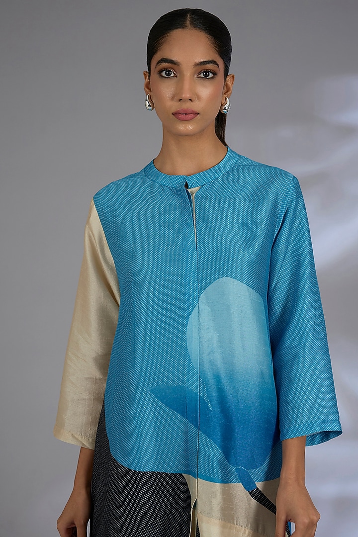 Blue Dupion Silk Geometric Printed Kurta Set by CLOS at Pernia's Pop Up Shop