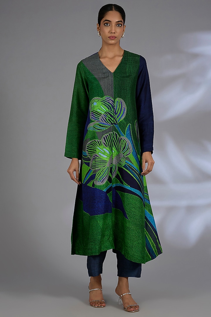 Green Dupion Silk Kurta Set by CLOS at Pernia's Pop Up Shop