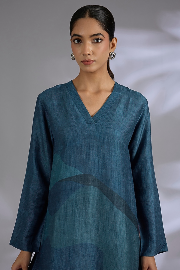 Blue Dupion Silk Kurta Set by CLOS at Pernia's Pop Up Shop