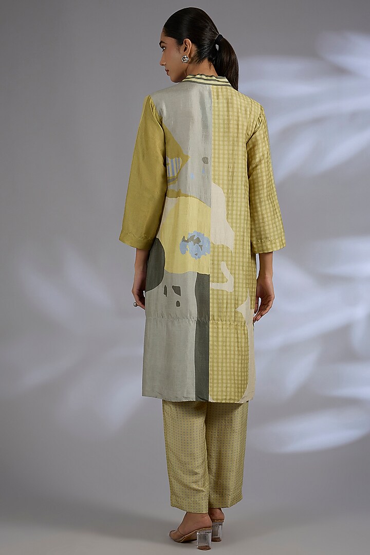 Yellow Dupion Silk Geometric Printed Kurta Set by CLOS at Pernia's Pop Up Shop