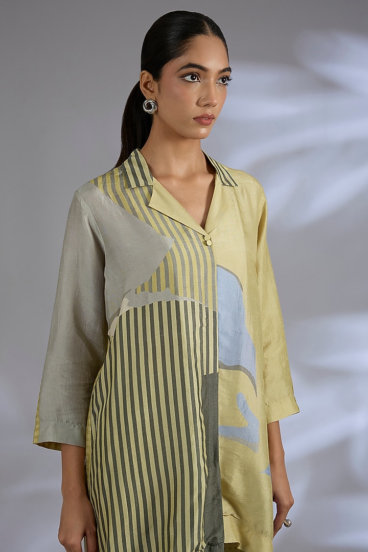 Yellow Dupion Silk Geometric Printed Kurta Set by CLOS at Pernia's Pop Up Shop