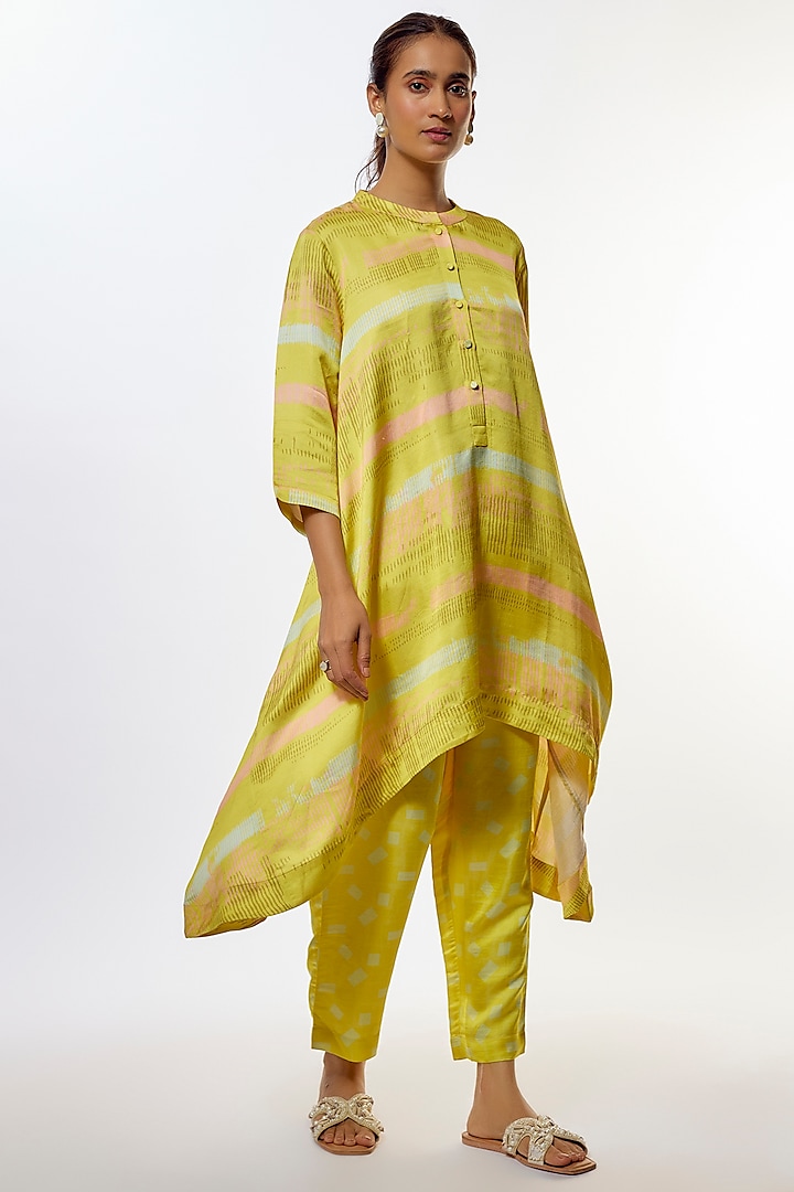 Yellow Dupion Silk Floral Printed Kurta Set by CLOS at Pernia's Pop Up Shop