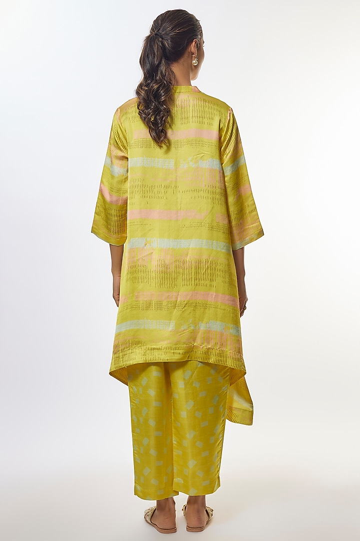 Yellow Dupion Silk Floral Printed Kurta Set by CLOS at Pernia's Pop Up Shop