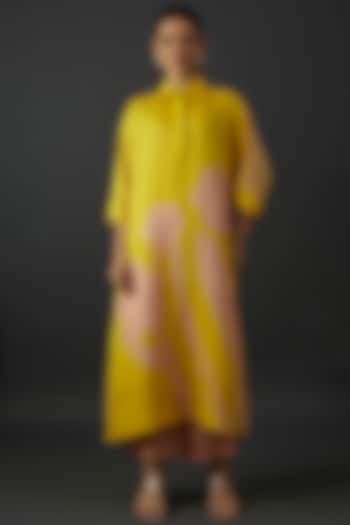 Yellow Shimmer Silk Satin Abstract Printed Straight Kurta Set by CLOS at Pernia's Pop Up Shop