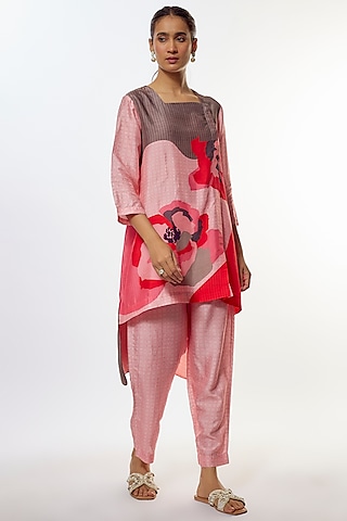 Pink Dupion Silk Floral Printed Kurta Set by CLOS