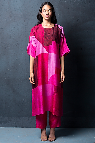 Magenta Pink Printed Kurta Set by CLOS