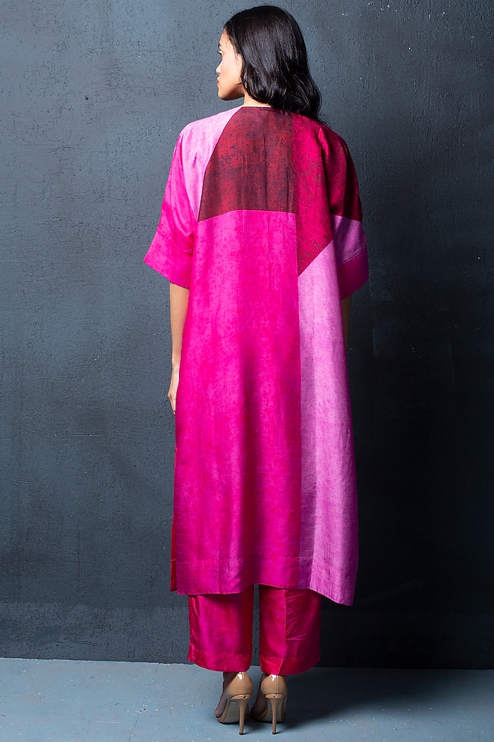 Magenta Pink Printed Kurta Set by CLOS at Pernia's Pop Up Shop