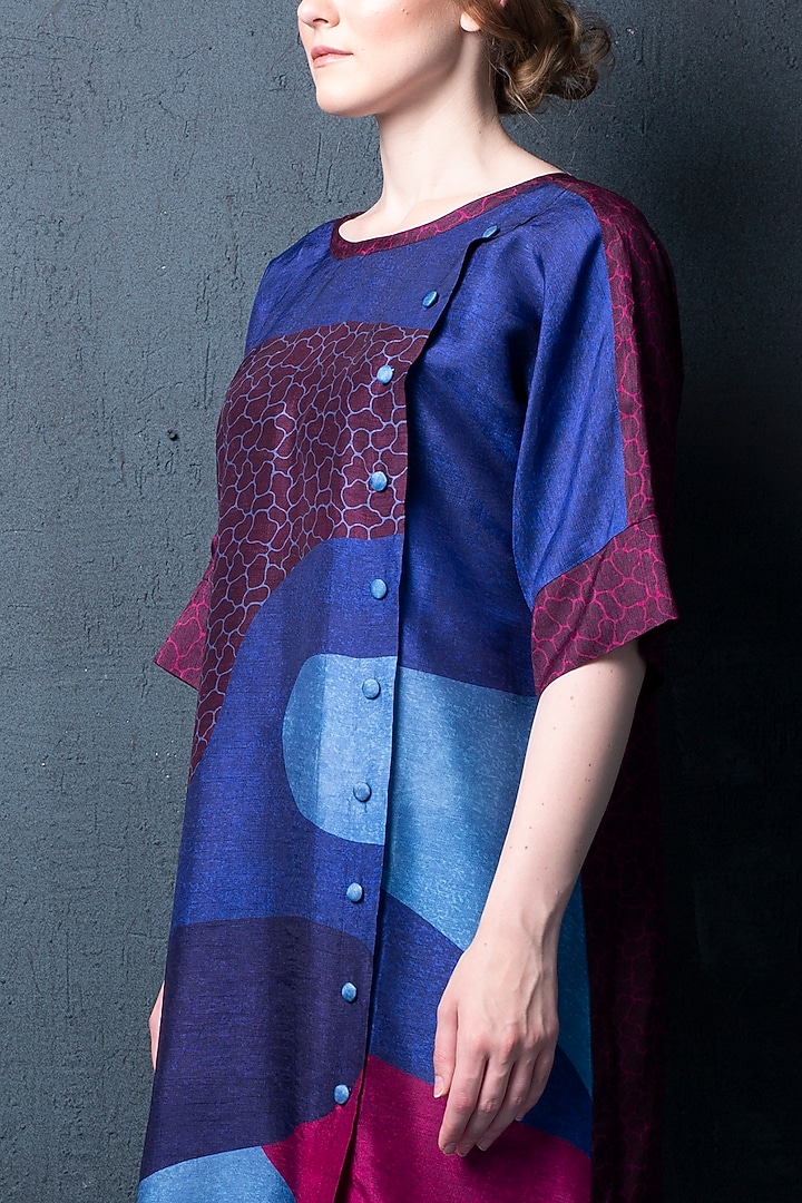Navy Blue Printed Kurta Set by CLOS at Pernia's Pop Up Shop