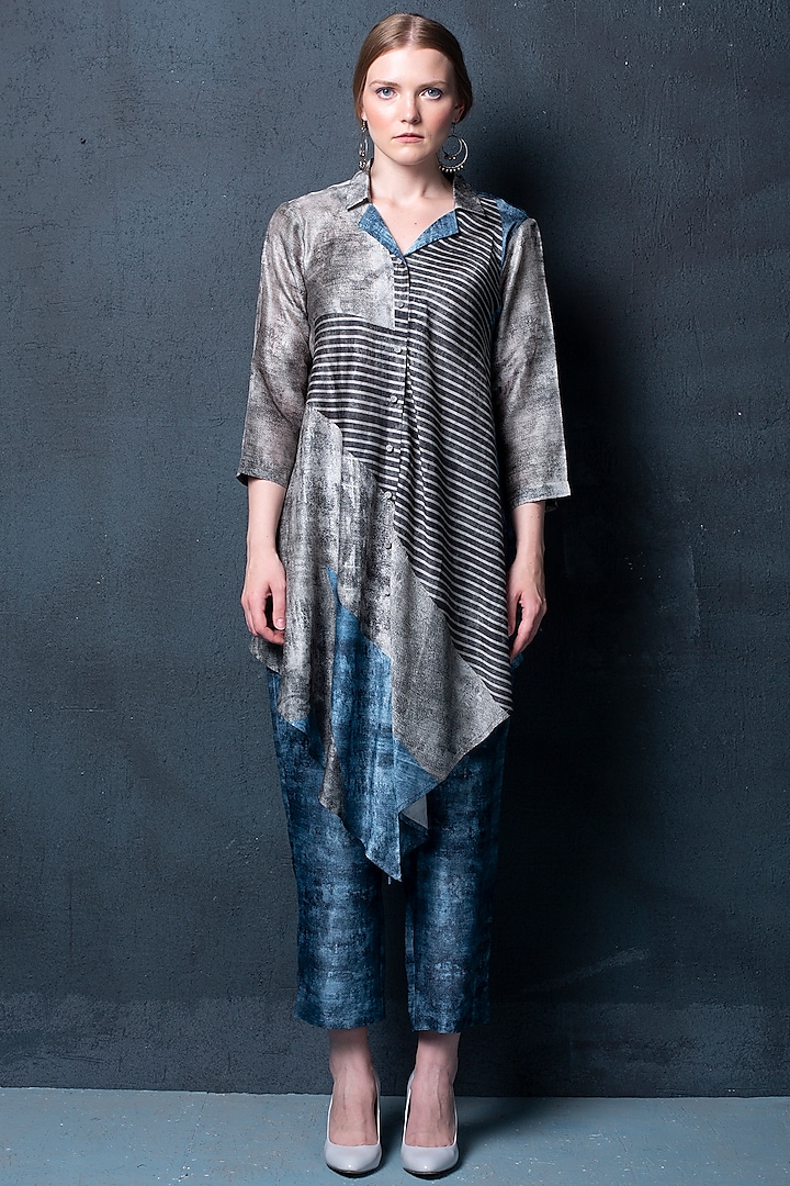 Grey Printed Asymmetric Kurta Set by CLOS