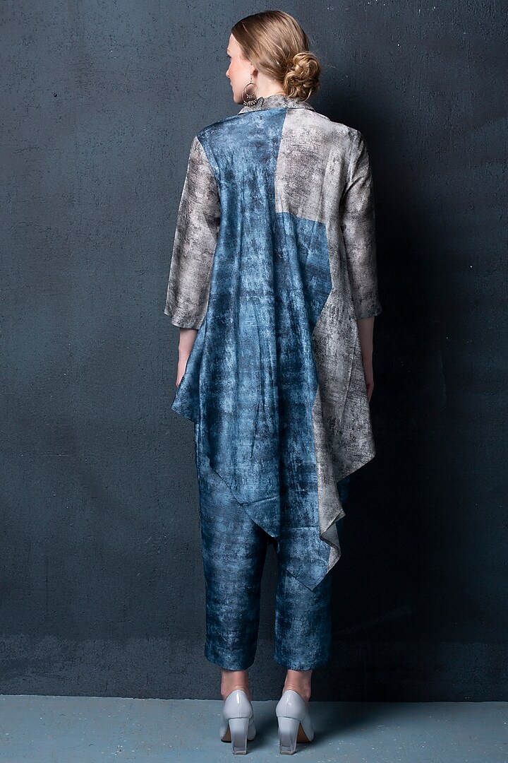 Grey Printed Asymmetric Kurta Set by CLOS at Pernia's Pop Up Shop