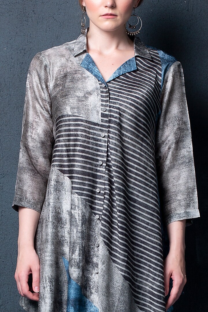Grey Printed Asymmetric Kurta Set by CLOS at Pernia's Pop Up Shop