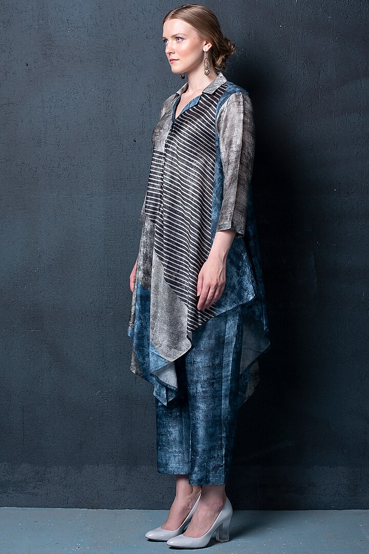 Grey Printed Asymmetric Kurta Set by CLOS at Pernia's Pop Up Shop