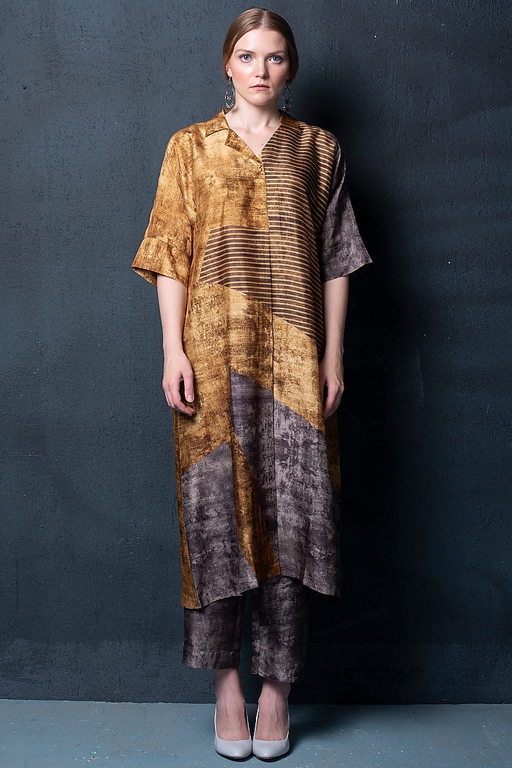 Gold & Brown Printed Kurta Set by CLOS at Pernia's Pop Up Shop