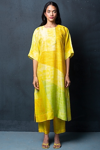 Lemon Yellow Printed Kurta Set by CLOS
