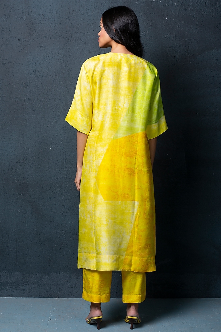 Lemon Yellow Printed Kurta Set by CLOS at Pernia's Pop Up Shop