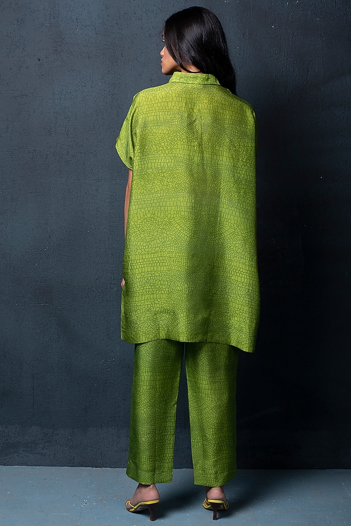 Pear Green & Maya Blue Printed Straight Kurta Set by CLOS at Pernia's Pop Up Shop