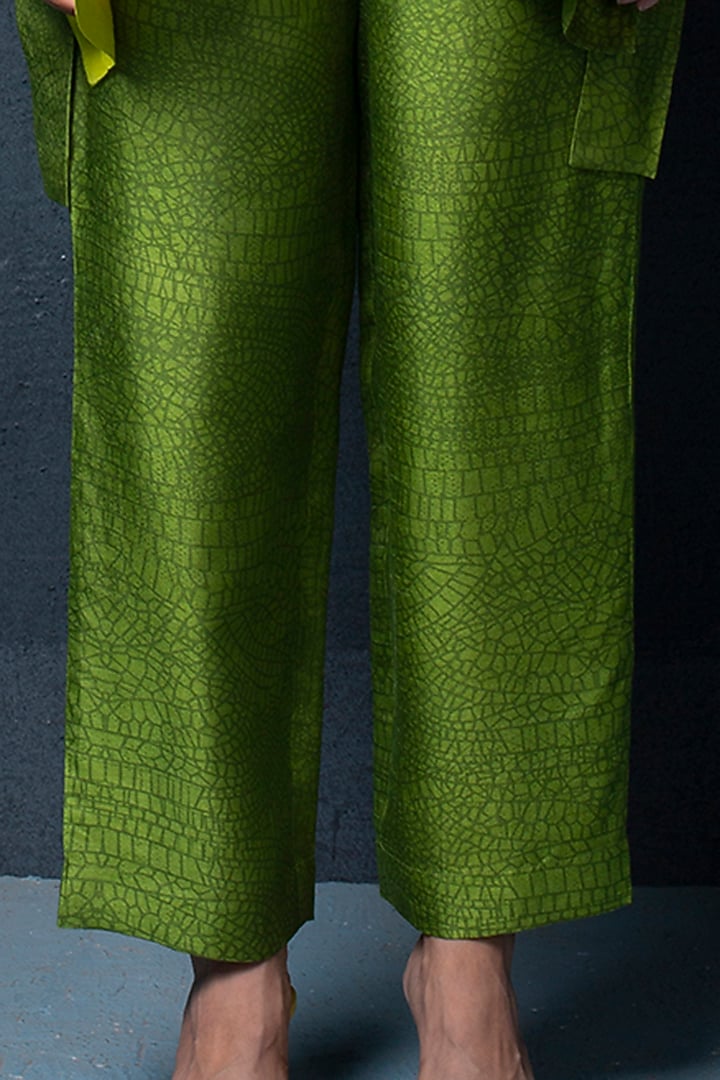 Pear Green & Maya Blue Printed Straight Kurta Set by CLOS at Pernia's Pop Up Shop