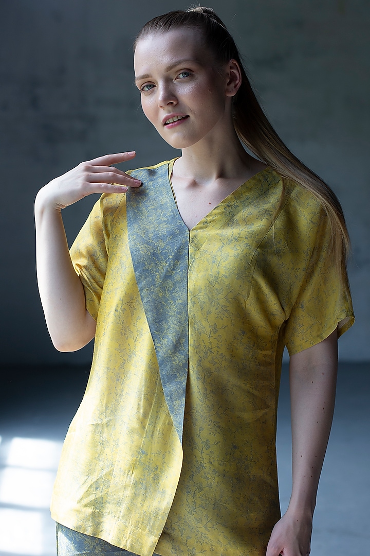 Yellow & Grey Printed Tunic Set by CLOS at Pernia's Pop Up Shop