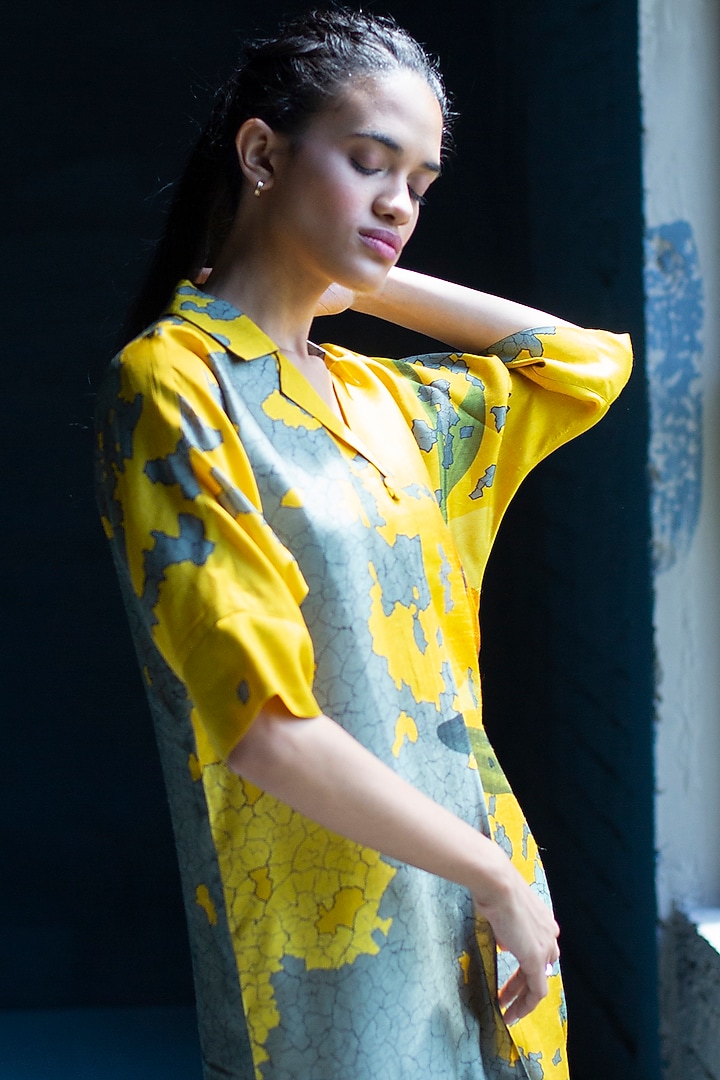 Yellow & Grey Printed Straight Kurta Set by CLOS at Pernia's Pop Up Shop
