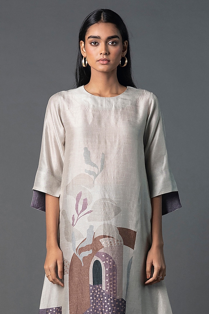 Grey Dupion Silk Floral Kurta Set by CLOS at Pernia's Pop Up Shop