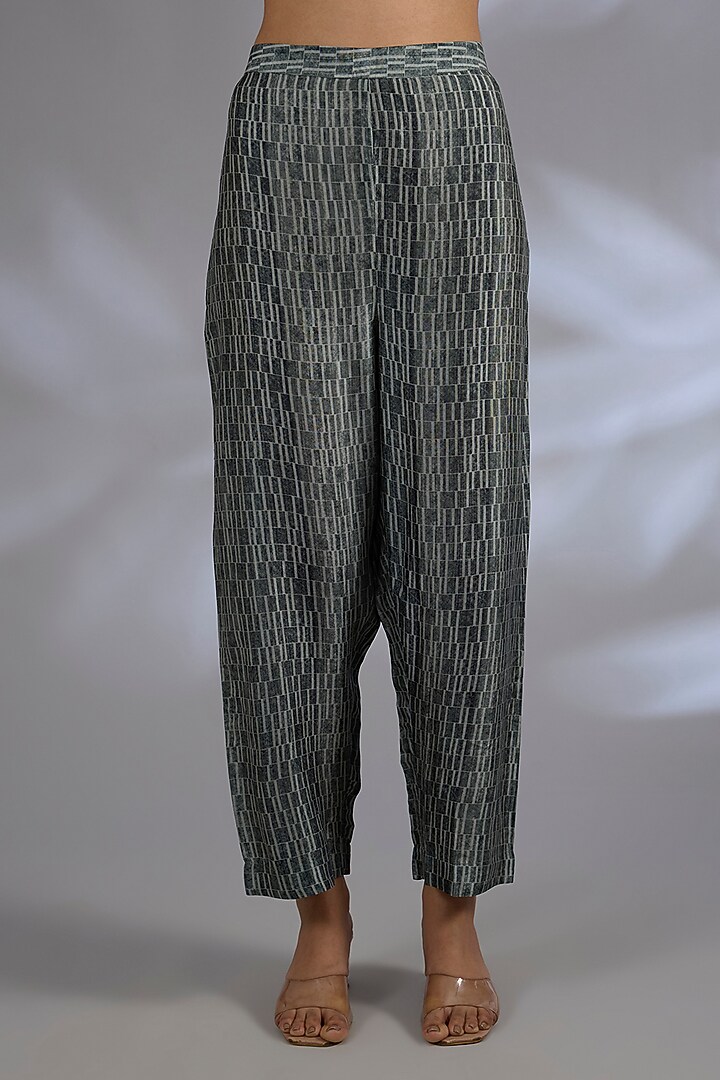 Grey Dupion Silk Kurta Set by CLOS at Pernia's Pop Up Shop