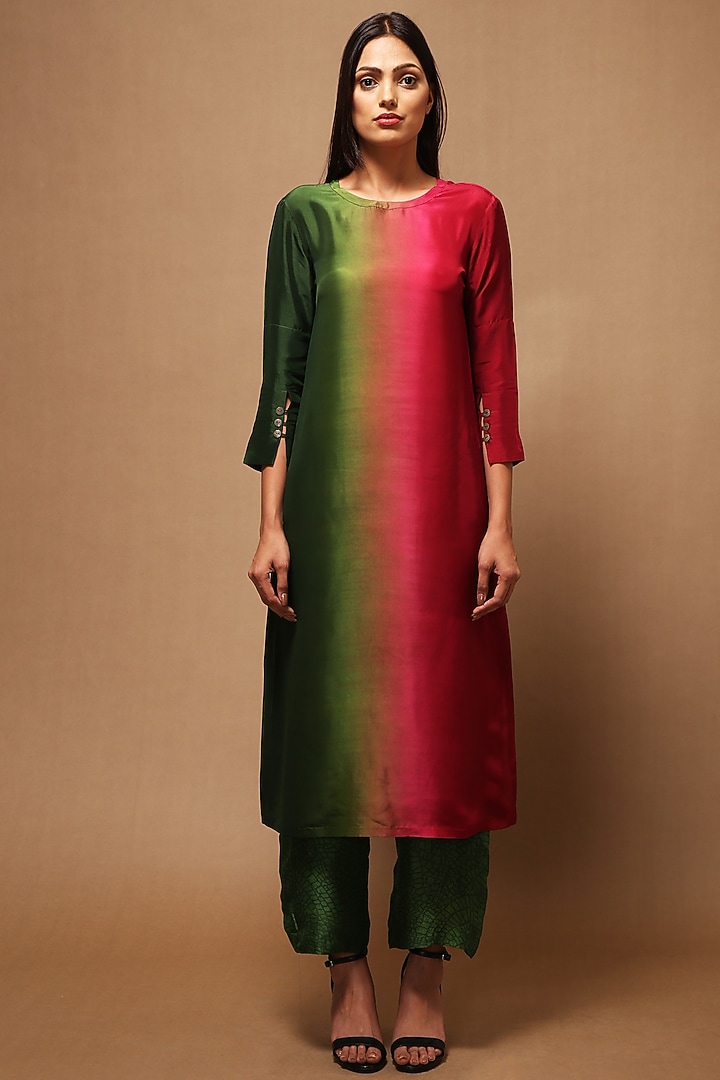 Green & Red Printed Kurta Set by CLOS at Pernia's Pop Up Shop