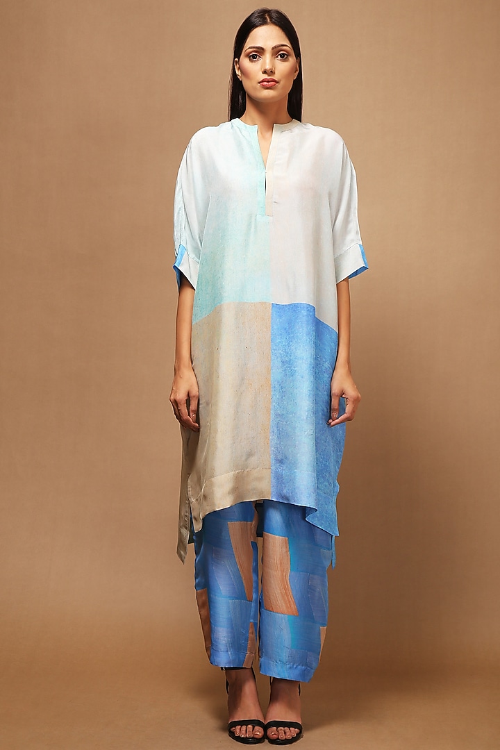 Peach & Blue Printed Kurta Set by CLOS at Pernia's Pop Up Shop