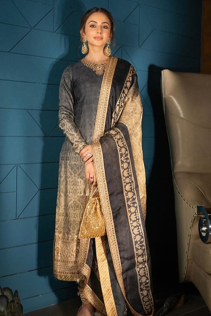 Gold Silk Sequins Hand Embroidered Potli by A Clutch Story at Pernia's Pop Up Shop