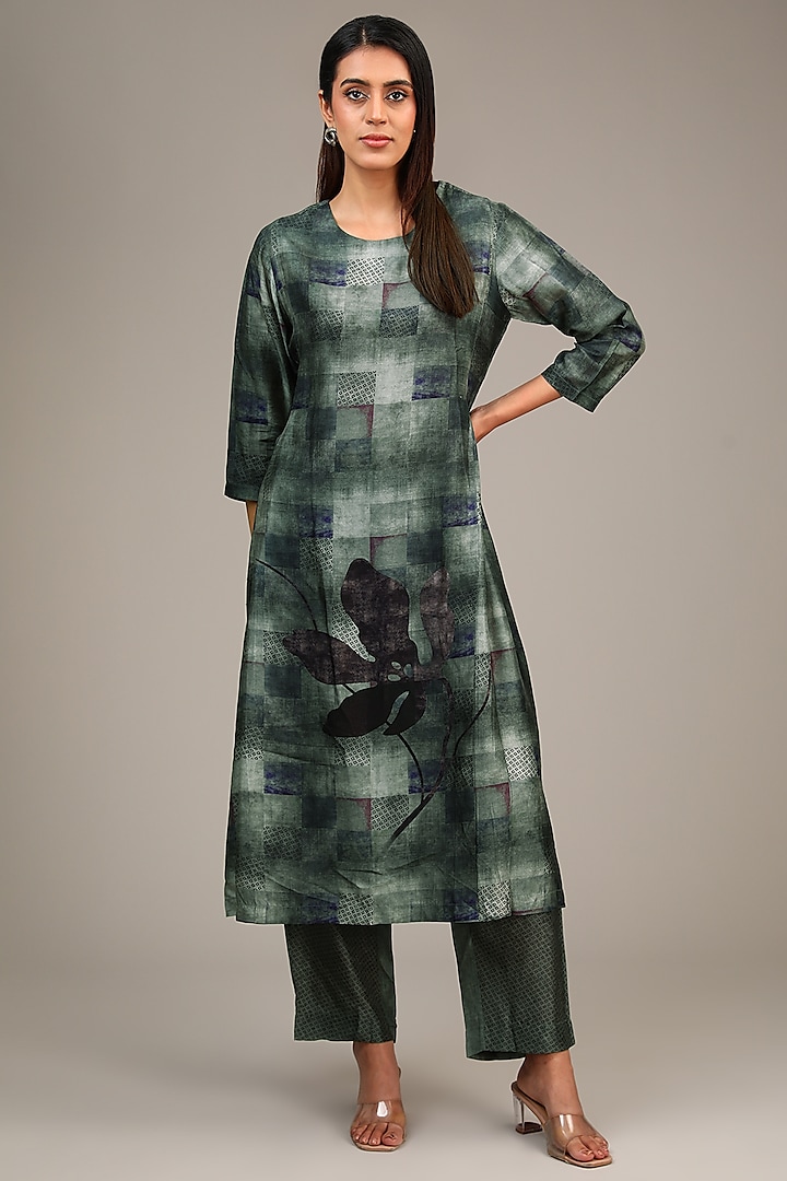 Grey Dupion Silk Geometric Printed Kurta Set by CLOS at Pernia's Pop Up Shop