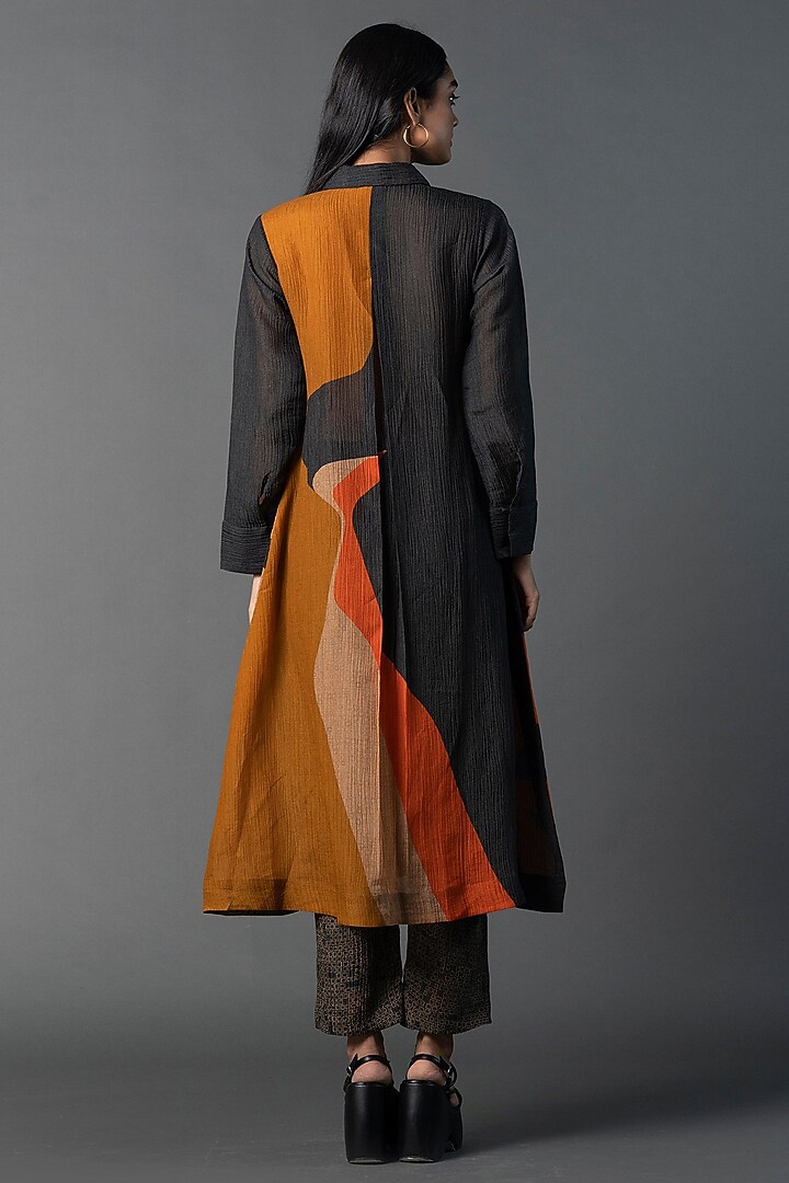 Rust & Grey Japanese Quash Floral Printed Kurta Set by CLOS at Pernia's Pop Up Shop