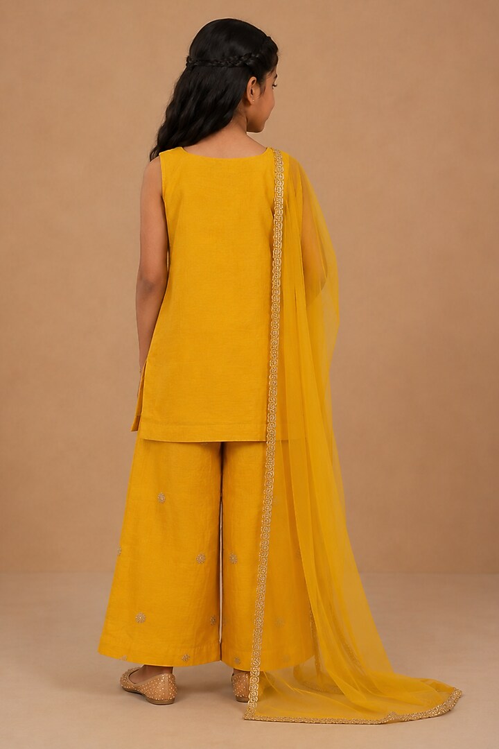 Mustard Tissue Chanderi Kurta Set For Girls by Charu Makkar Kids at Pernia's Pop Up Shop