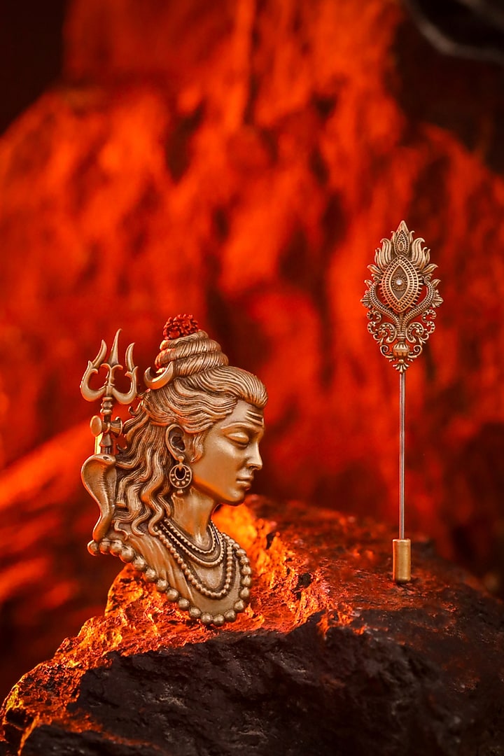 Oxidised Antique Gold Brass Brooch & Lapel Pin Gift Set by Cosa Nostraa at Pernia's Pop Up Shop